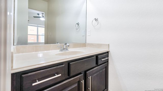 24711 Faraday, San Antonio, TX 78257