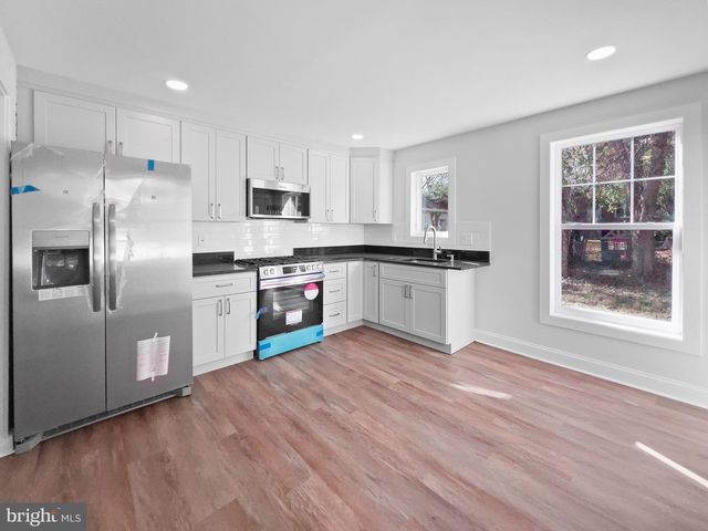 9214 DAVIDSON ST, College Park, MD 20740