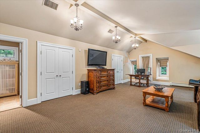 39 Cherry Lane, Syosset, NY 11791