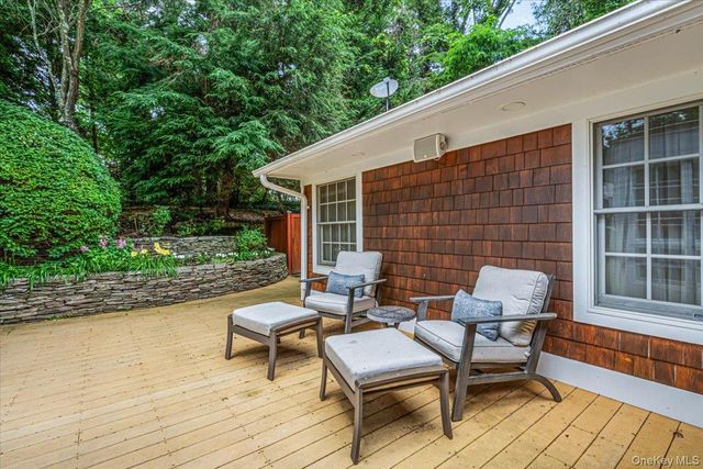 39 Cherry Lane, Syosset, NY 11791