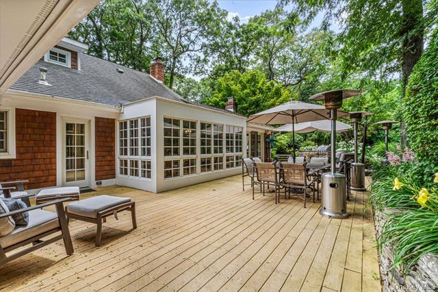 39 Cherry Lane, Syosset, NY 11791