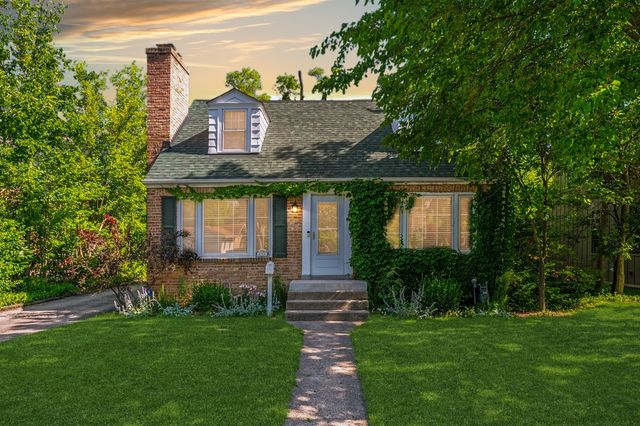 654 Elder Lane, Deerfield, IL 60015