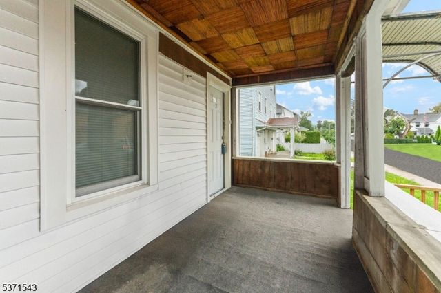 67 Elm St, Dover Town, NJ 07801