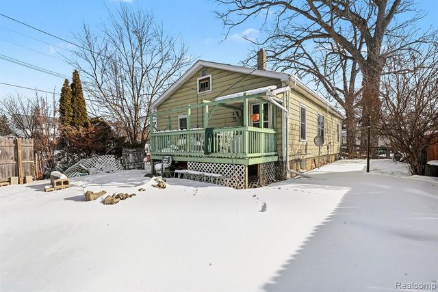 402 S 5th Street, Saint Clair, MI 48079