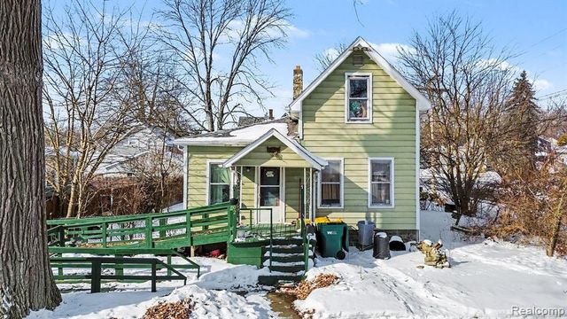 402 S 5th Street, Saint Clair, MI 48079