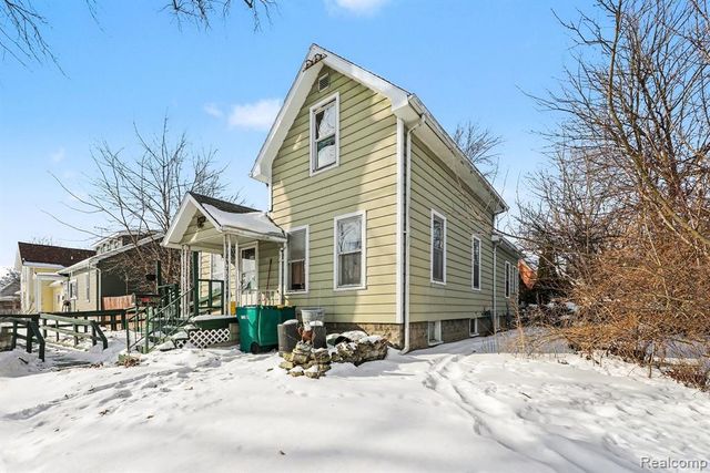 402 S 5th Street, Saint Clair, MI 48079