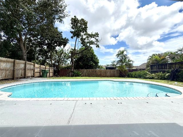 2201 N 54th Ave, Hollywood, FL 33021