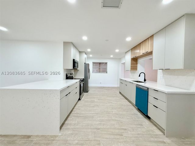 2201 N 54th Ave, Hollywood, FL 33021