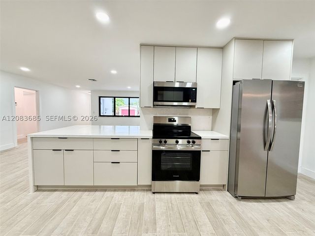 2201 N 54th Ave, Hollywood, FL 33021