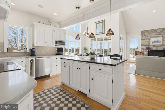 692 GOOSE NECK DR, Lititz, PA 17543