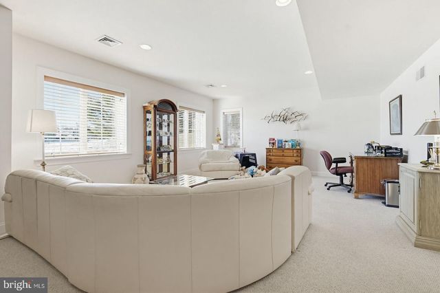 692 GOOSE NECK DR, Lititz, PA 17543