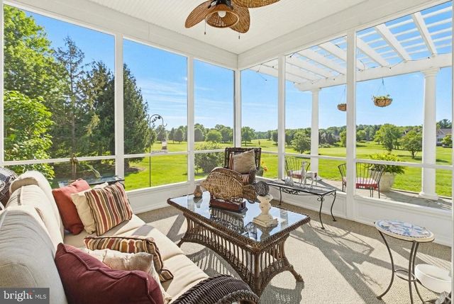 692 GOOSE NECK DR, Lititz, PA 17543