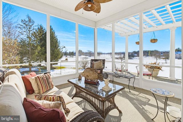 692 GOOSE NECK DR, Lititz, PA 17543