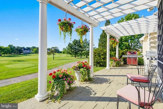 692 GOOSE NECK DR, Lititz, PA 17543