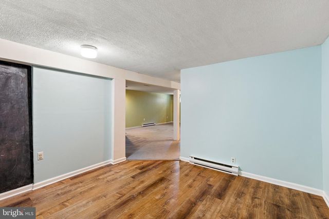 12 GARVEY LN, Newark, DE 19702