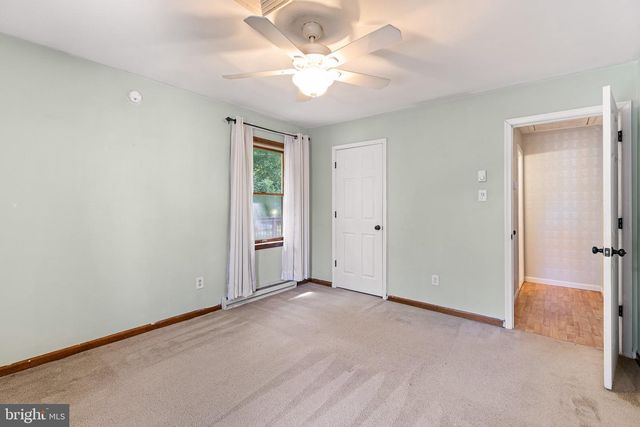 12 GARVEY LN, Newark, DE 19702