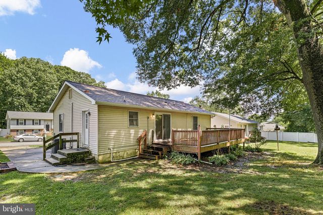 12 GARVEY LN, Newark, DE 19702