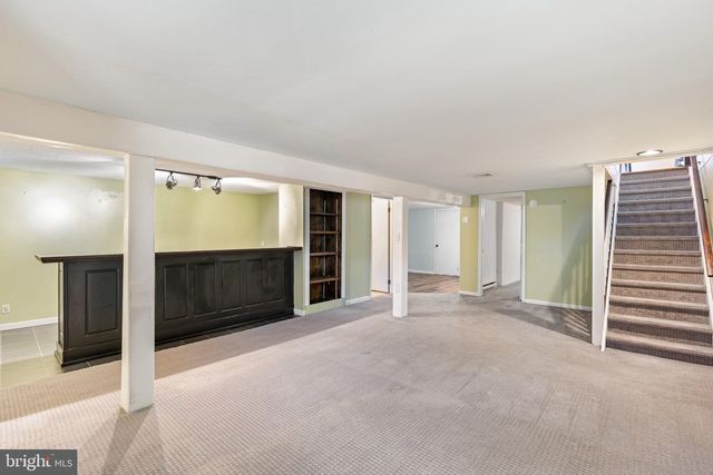 12 GARVEY LN, Newark, DE 19702