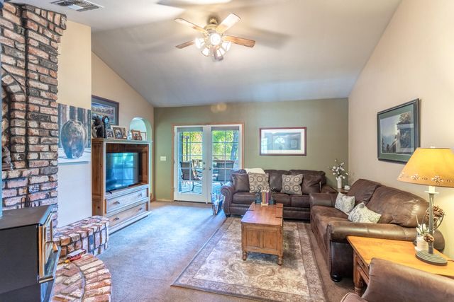 20621 Chipeta Way, Redding, CA 96003