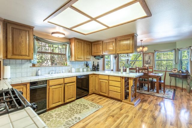 20621 Chipeta Way, Redding, CA 96003