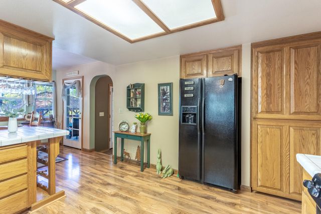 20621 Chipeta Way, Redding, CA 96003