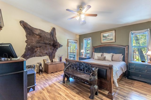 20621 Chipeta Way, Redding, CA 96003