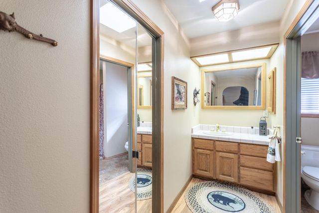 20621 Chipeta Way, Redding, CA 96003