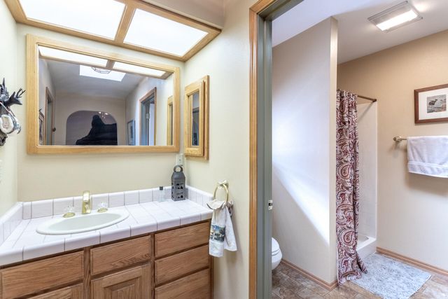 20621 Chipeta Way, Redding, CA 96003