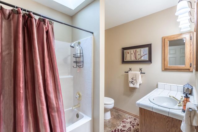 20621 Chipeta Way, Redding, CA 96003