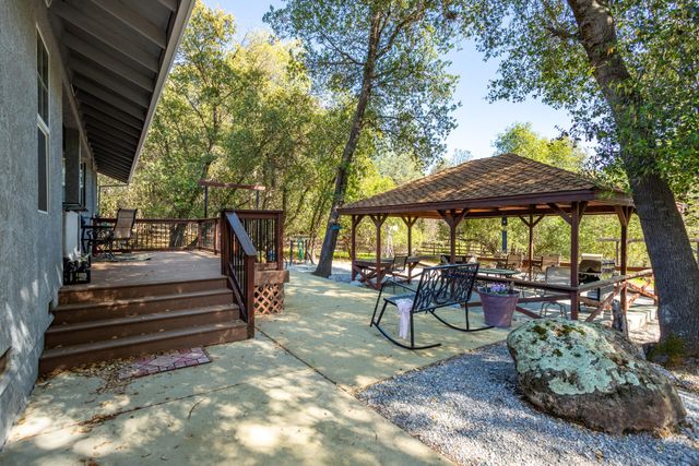 20621 Chipeta Way, Redding, CA 96003