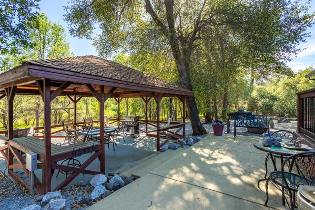 20621 Chipeta Way, Redding, CA 96003
