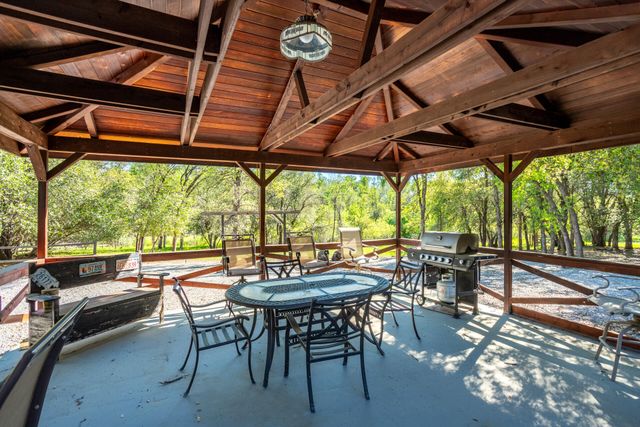 20621 Chipeta Way, Redding, CA 96003