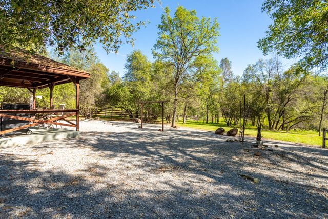 20621 Chipeta Way, Redding, CA 96003