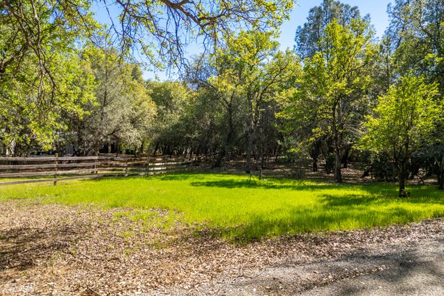 20621 Chipeta Way, Redding, CA 96003