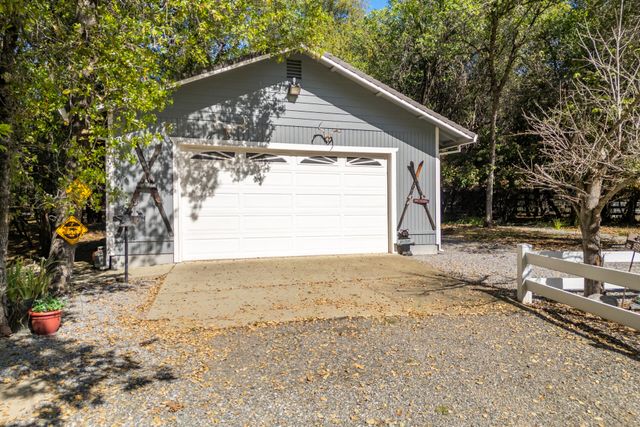 20621 Chipeta Way, Redding, CA 96003