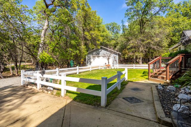 20621 Chipeta Way, Redding, CA 96003