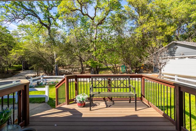 20621 Chipeta Way, Redding, CA 96003