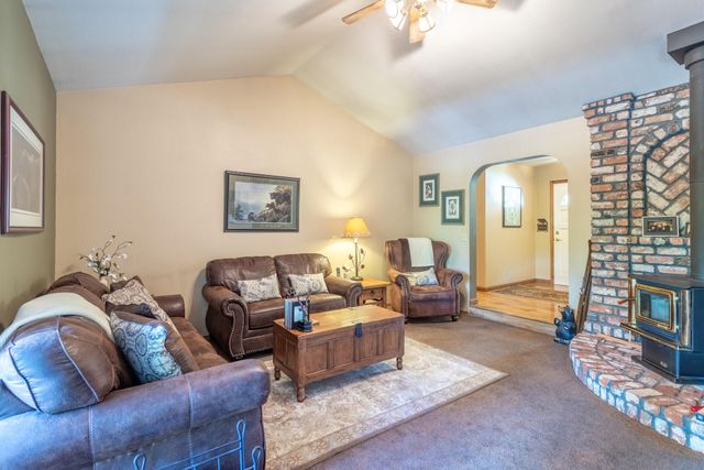 20621 Chipeta Way, Redding, CA 96003