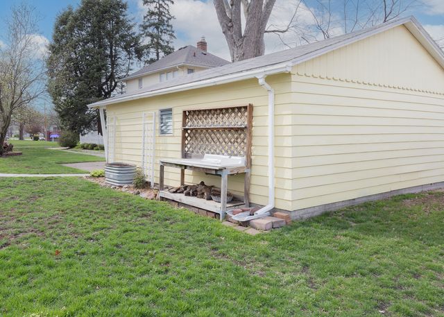 1811 34th Street, Rock Island, IL 61201