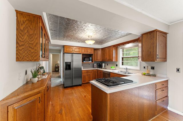 9311 47th Avenue N, New Hope, MN 55428