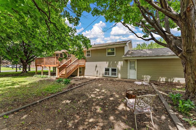 9311 47th Avenue N, New Hope, MN 55428