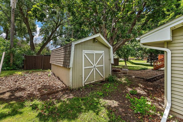 9311 47th Avenue N, New Hope, MN 55428