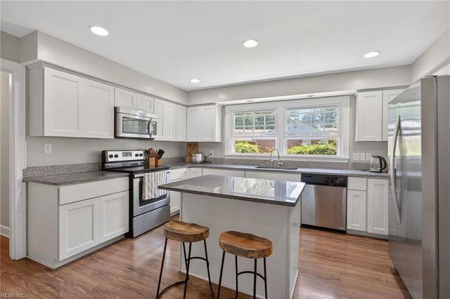 2321 Bidgood DR, Portsmouth, VA 23703
