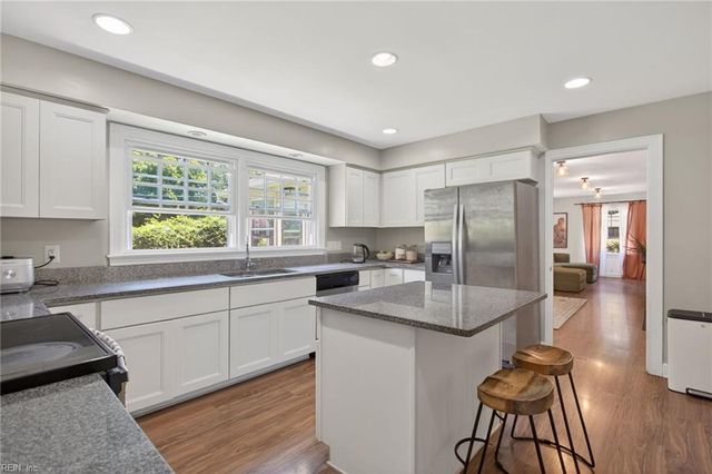 2321 Bidgood DR, Portsmouth, VA 23703