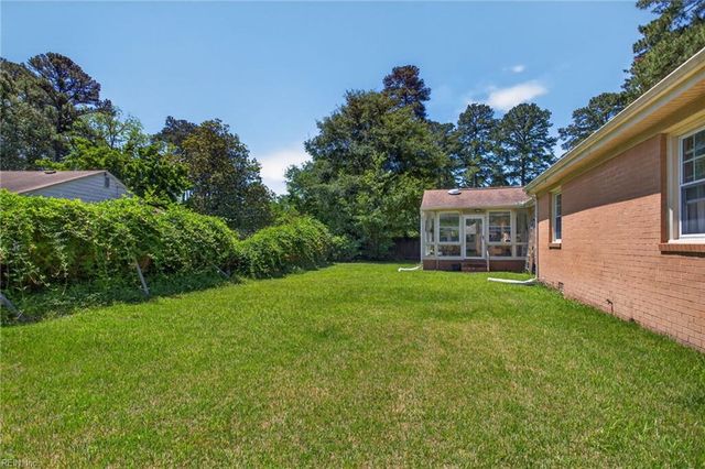 2321 Bidgood DR, Portsmouth, VA 23703