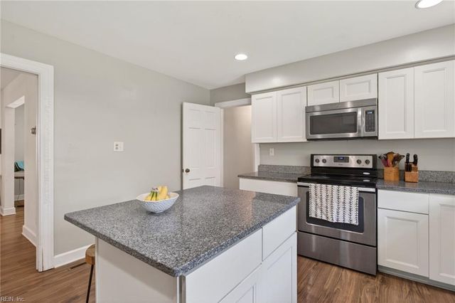 2321 Bidgood DR, Portsmouth, VA 23703