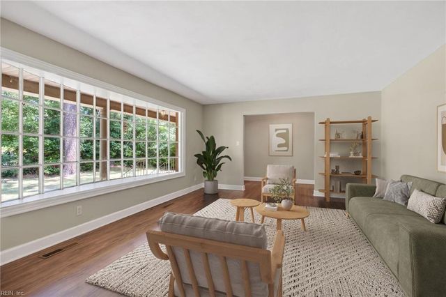 2321 Bidgood DR, Portsmouth, VA 23703