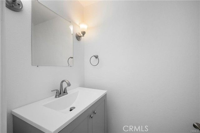 11954 Mayfield Avenue 3, Los Angeles, CA 90049