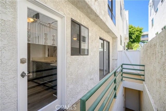 11954 Mayfield Avenue 3, Los Angeles, CA 90049