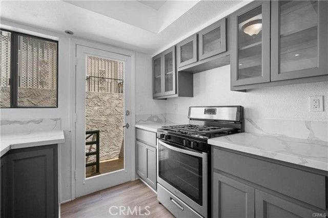 11954 Mayfield Avenue 3, Los Angeles, CA 90049